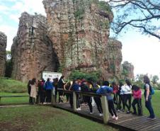 Aula de Campo no Parque Estadual de Vila Velha, Ponta Grossa: Geografia e Língua Portuguesa 