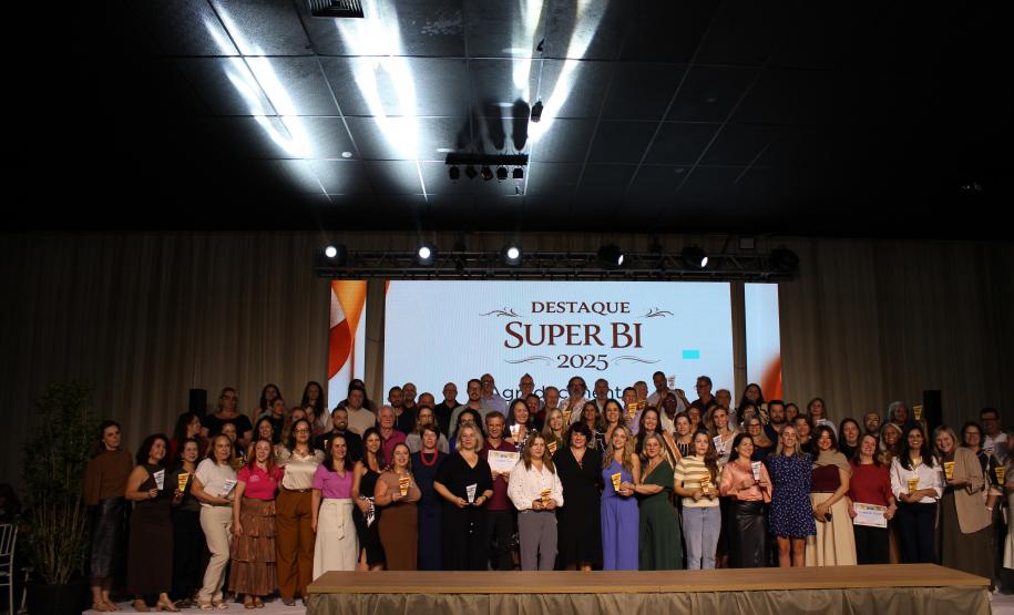 SuperBI reconhece escolas e professores que foram destaque em 2025