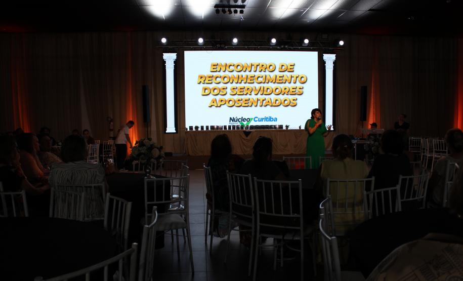 Encontro reconhece a trajetória dos servidores aposentados do NRE Curitiba