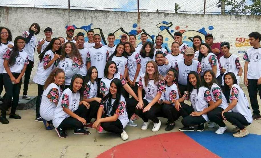 Preparação para o Encerramento 2019 - Colégio Estadual Conselheiro Carrão Preparação para o Encerramento 2019 - Colégio Estadual Conselheiro Carrão