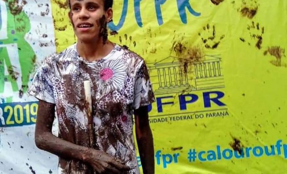 Vozes de destaque na escola pública: aluna Keli Machado Ribeiro da Educafro Campo Magro aprovada no curso de Psicologia da UFPR